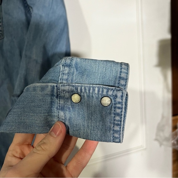 American Eagle Destroyed Denim Shirt Pearl Snaps Floral Lined Size Large - Picture 3 of 12